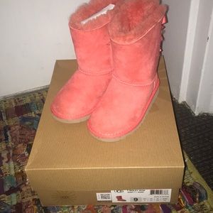 Kids UGG Short Ribbon Boots